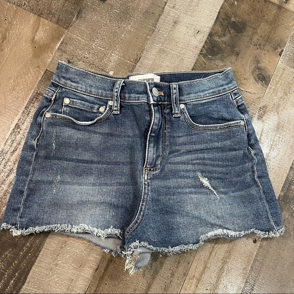 PINK Victoria’s Secret Denim Short size 4 - Picture 1 of 9